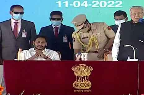 New Andhra Pradesh Cabinet sworn in at Amaravati